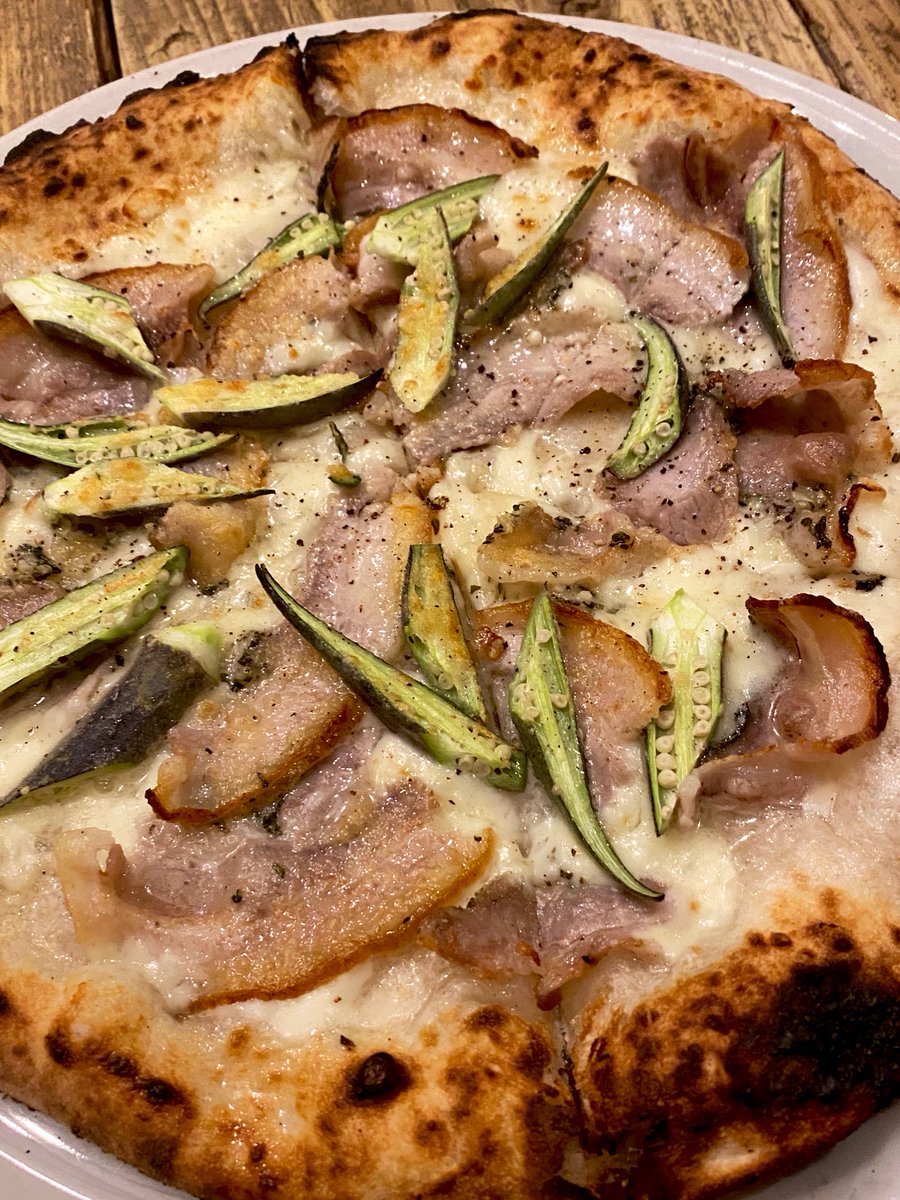 anpan__8's tweet photo. オクラとポルケッタのピザ🍕
夏っぽくて良きだった🤤 https://t.co/cqxIAXHTOi