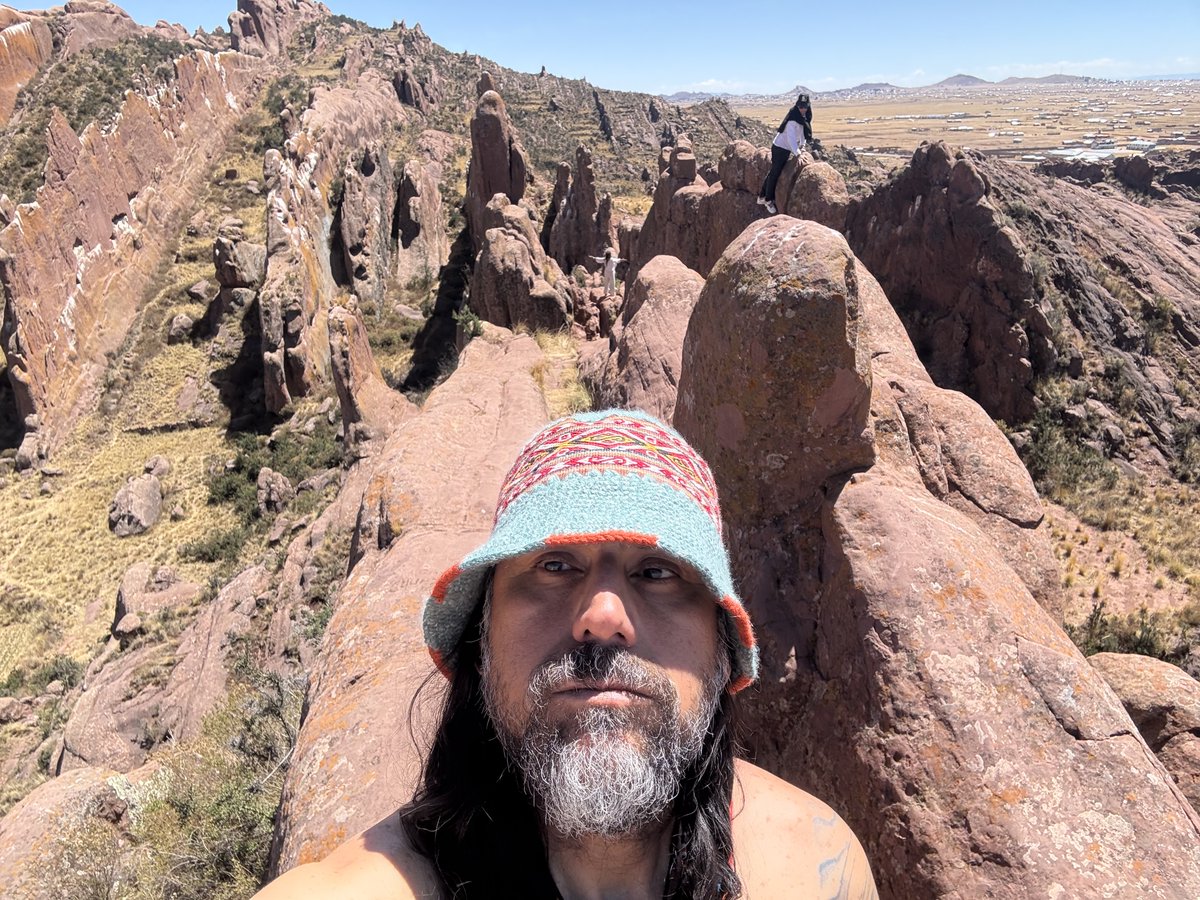 Aramu Muru portal in Peru, near lake Titicaca known as Hayu Marca or “Gate of the Gods” measuring 7 meters tall is believed to been used as an inter dimensional door, also to grant immortality.  To me it is evidence of a time when a worldwide common knowledge was present.