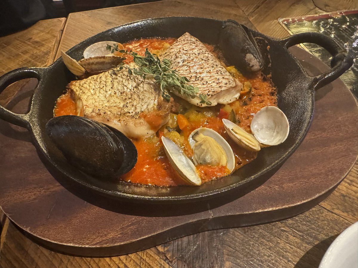 Ha_a_shi's tweet photo. 夜のイタリアンバル https://t.co/yrgRzqyTsB