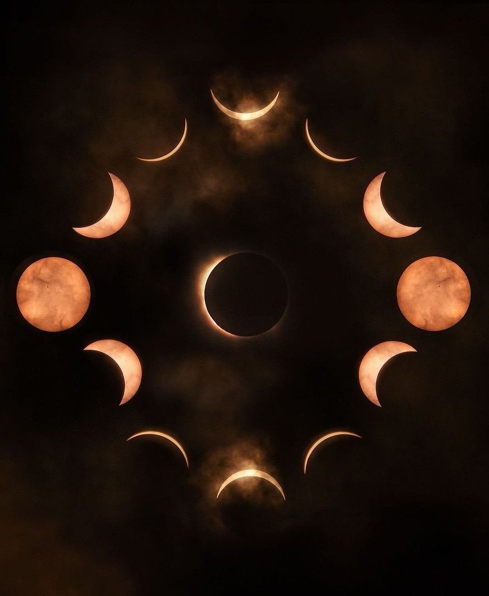 CosmicShakti37's tweet image. In spiritually challenging times, chanting divine mantras are significant, especially during a solar or lunar eclipse. Eclipses are uniquely powerful because the cosmic alignment magnifies the spiritual effects. #eclipses #eclipseseason #LunarEclipse #SolarEclipse