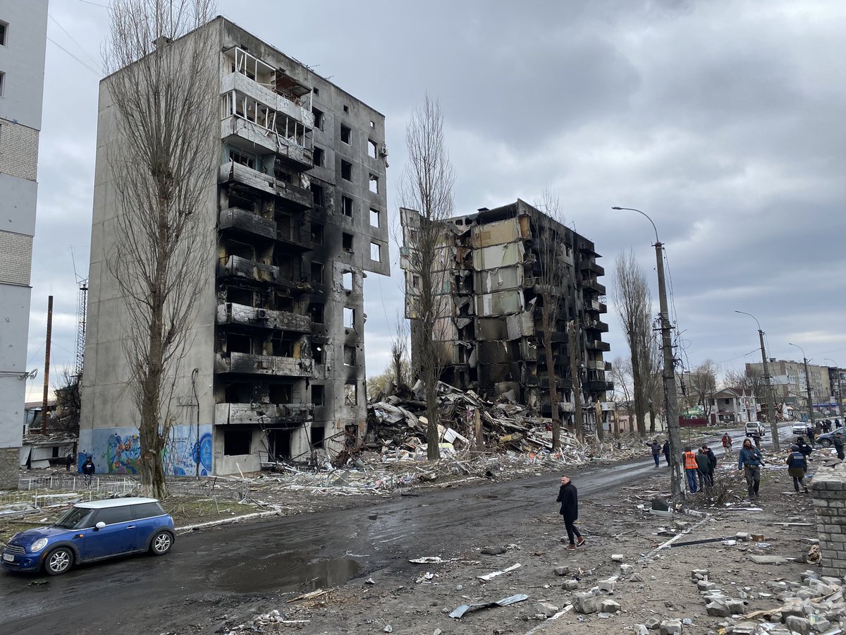 IAPonomarenko's tweet photo. Borodyanka.

Same location, three years apart.

April 2022 vs Sept 2025. https://t.co/t30Fs7rxzg