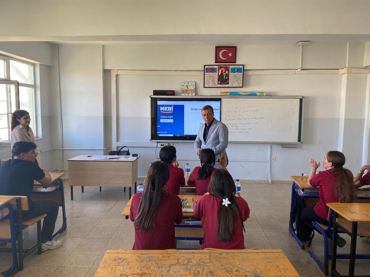 🔹İlçe Milli Eğitim Müdürümüz Müslüm YILDIRIM Okul Denetimleri Kapsamında  Halfeti Anadolu Lisesini ziyaret ederek öğrenciler ile yeni eğitim öğretim yılına dair  süreç değerlendirmesinde bulundu ve öğrencilerimize başarılar  diledi.