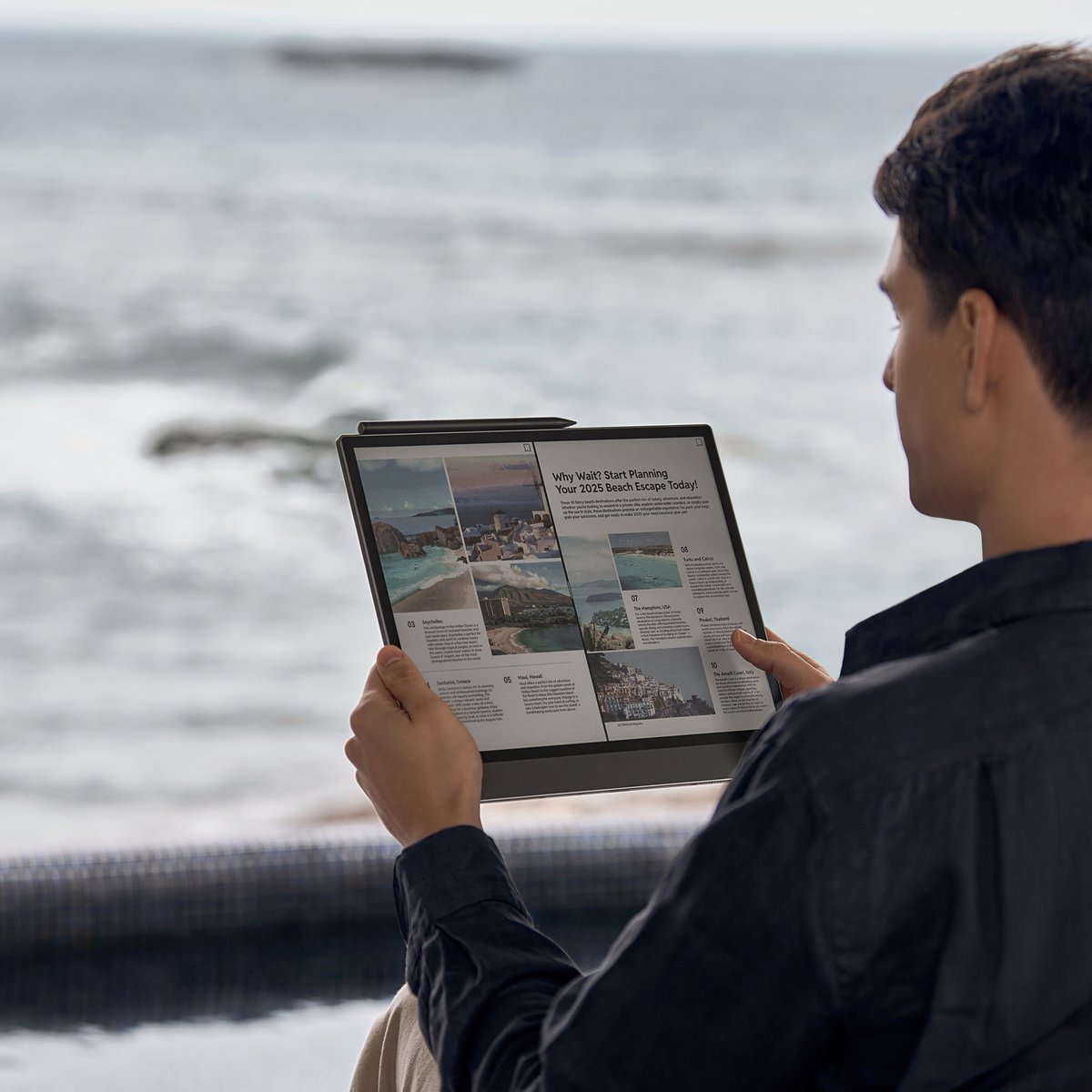 OnyxBoox's tweet image. Both are 13.3”, but which suits you better — Note Max or Tab X C?

#NoteMax: Monochrome HD display without front light, slimmer body, smaller battery, and a true paperlike writing feel. A beautiful, more affordable option.

#TabXC: 13.3” Color ePaper tablet with front light for…