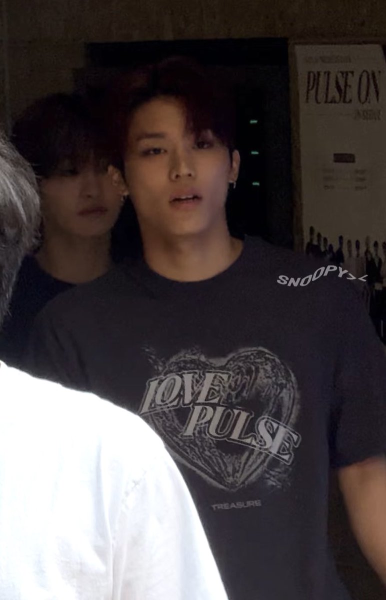 _abyp's tweet image. oh no, i'm falling in love again