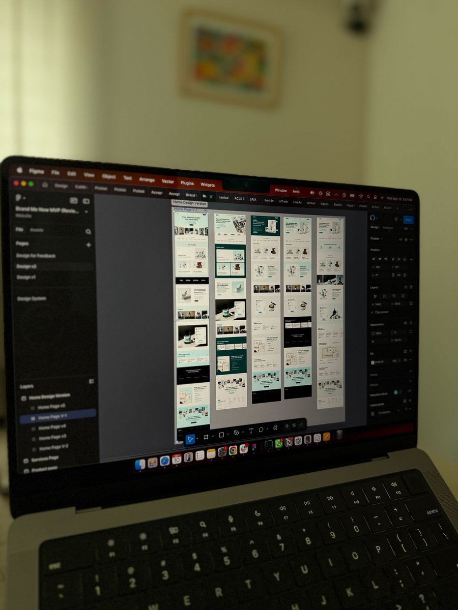 Designing while it rains outside.

What’s on your desk? 💻