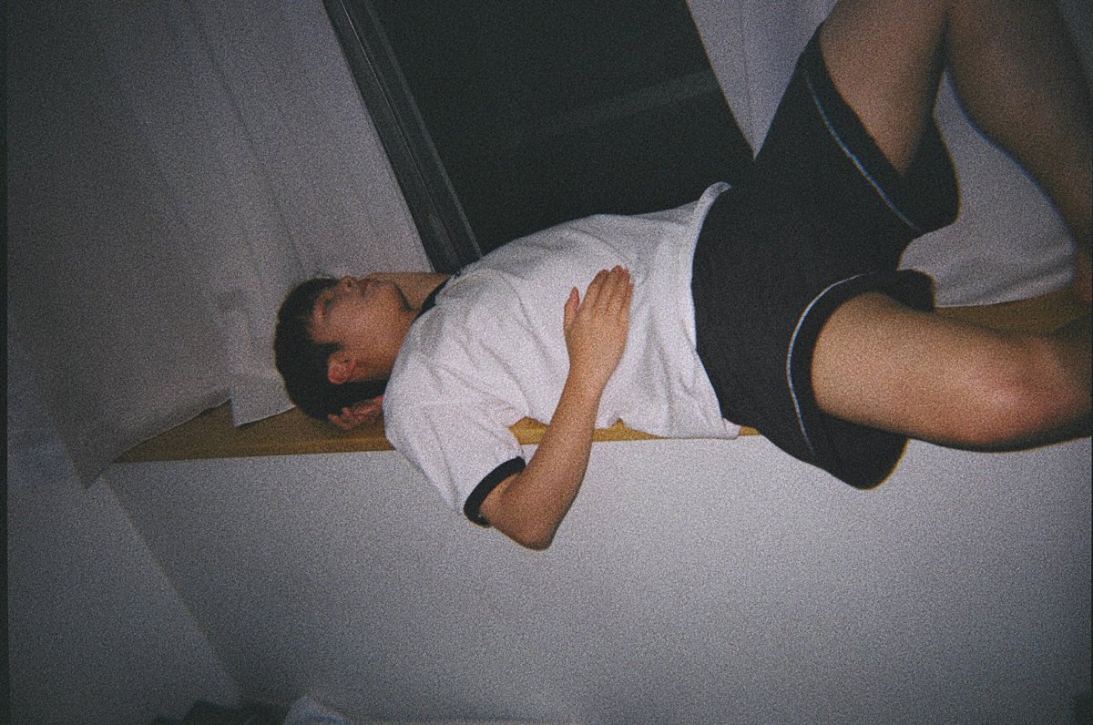 [📸]

𝙁𝙞𝙡𝙢 𝙄𝙢𝙖𝙜𝙚𝙨 🎞️ 
▶️ STEP 1. 옷 정리
        L  STEP 2. 옷장에 숨기
            L  STEP 3. 잠들기

#GHOST9 #고스트나인
#CHOIJUNSEONG #최준성