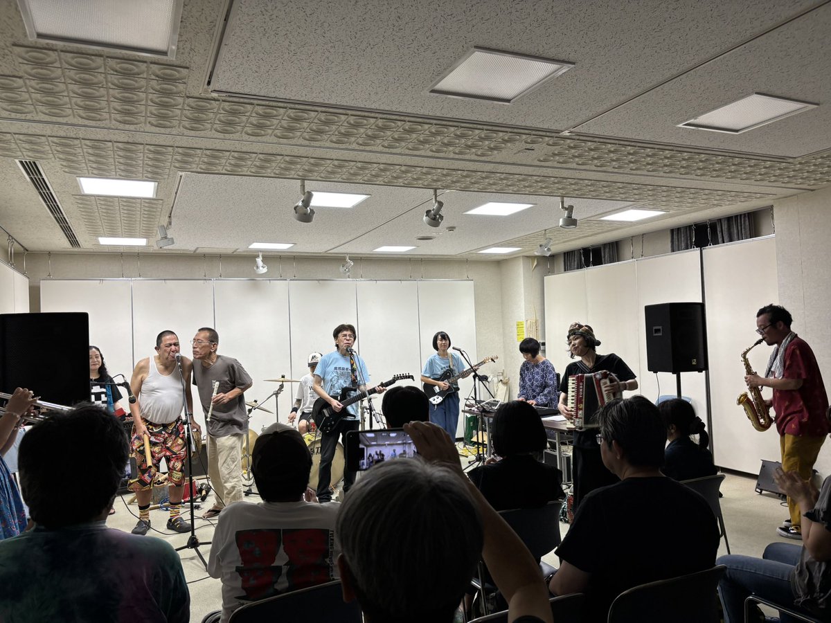 深谷ロックフェス、ほんと楽しかった〜！お越し頂いた皆様、ありがとうございました🙏✨(拾い画像失礼)
全ライブが最高なのはもちろん、お客さんや会場の雰囲気、深谷の町が相まって良フェスになっているんだよなぁ〜

ただ現状全てが蔦木さん頼みになってしまっているので、それではキツくなって↓