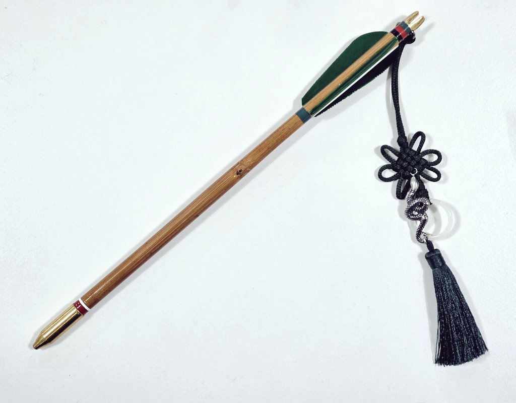 트윗지기는 같이 판매되는 '지혜의 고리'와 녹색깃 비녀전의 조합이 너무 아름답다고 생각해요🥺 저만의 사천당가 에디션...