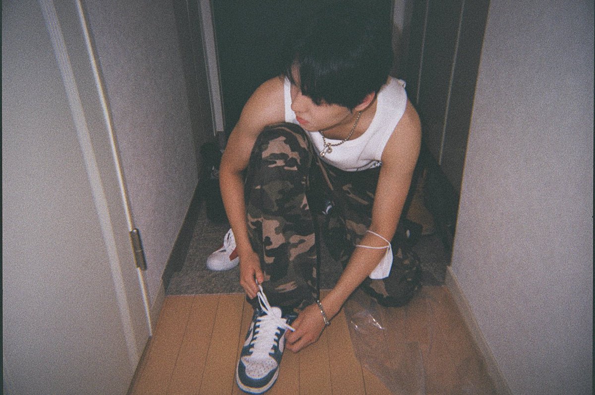 [📸]

𝙁𝙞𝙡𝙢 𝙄𝙢𝙖𝙜𝙚𝙨 🎞️ 
▶️  미남은 물 많이 마셔요 🐿💦

#GHOST9 #고스트나인
#LEEKANGSUNG #이강성