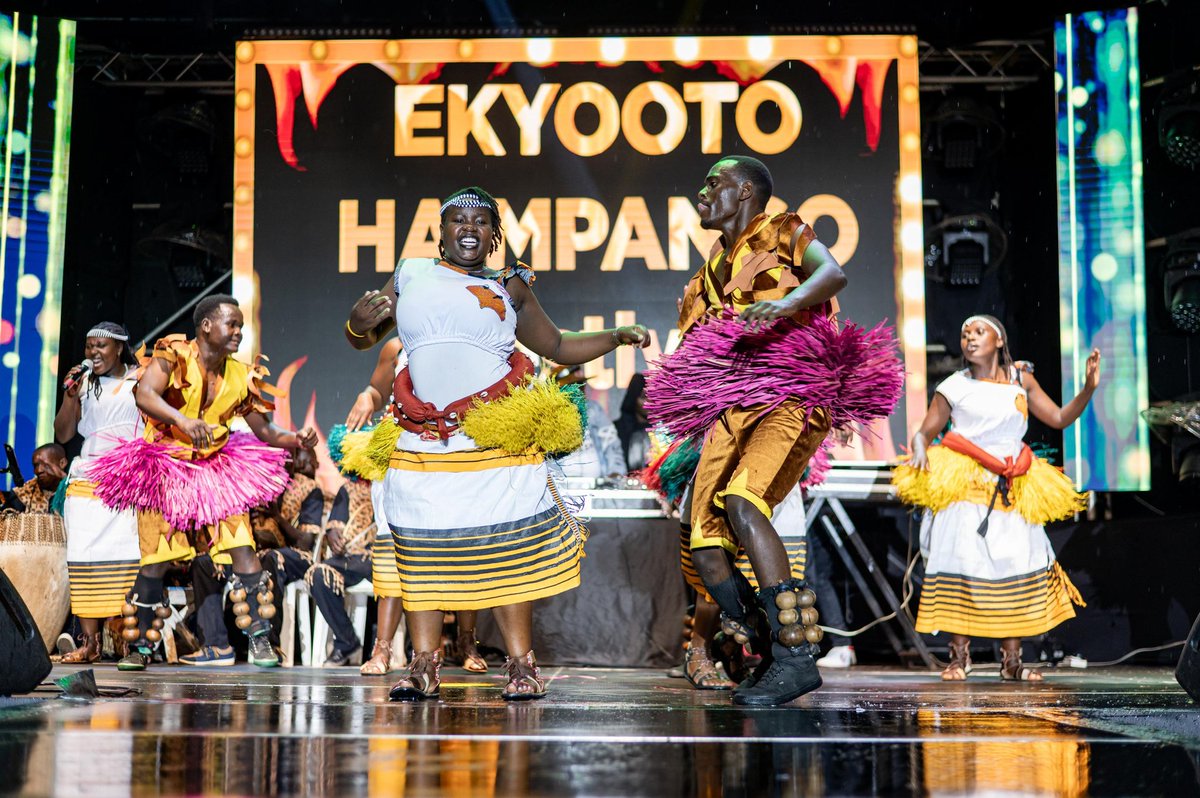 DataCitiesUg's tweet image. In today’s #PictureMonday, we highlight the Ekyooto Ha Mpango festival, celebrating His Majesty @KingOyoOfficial's remarkable 30-year reign.    

The festival not only honors culture but also boosts tourism in @FortPortalCity1.

#EmpangoAt30 #TooroAt30 #EkyootoHaMpango202