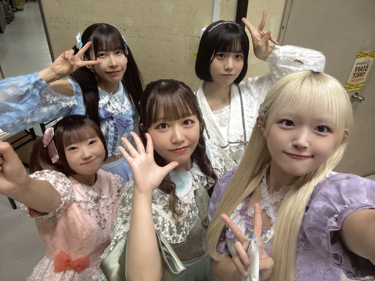 大阪野音さんありがとうございました❕
初野外暑かったですね〜☀️
暑かったので水分とってくださいね

この後はFANJtwiceへ移動です！お気をつけていらしてください⭐️