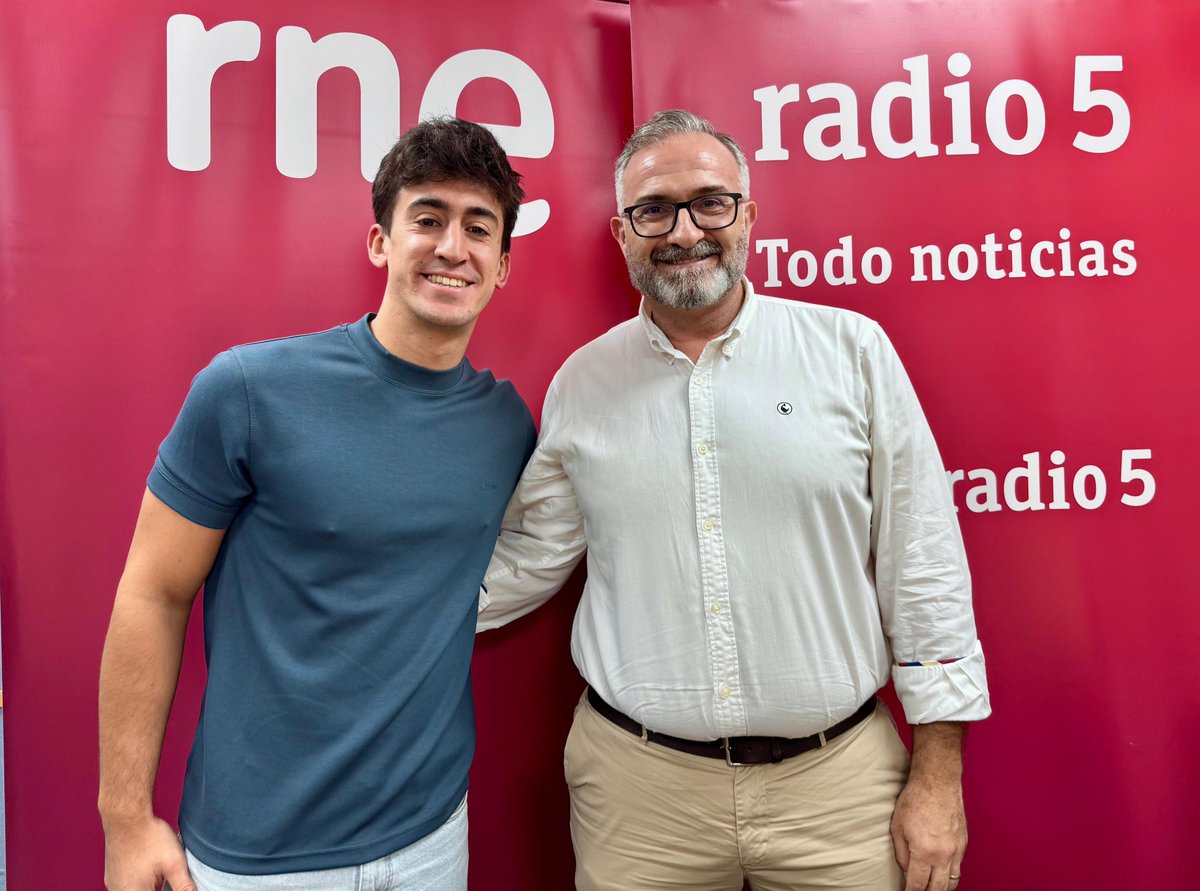 🏟️Esta tarde, a partir de las 13:40, arranca Grada Rusadir en RNE: el deporte de Melilla, en la radio pública.   

⚽️En el estreno, entrevistamos al presidente de la <a href="/UDMelilla/">Unión Deportiva Melilla</a>, Luis Manuel Rincón.  ¡Te esperamos!