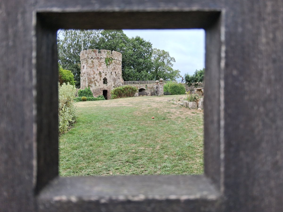 marksmeanderin1's tweet photo. Usk Castle!
A place I loved exploring and learning about it's fascinating history! Scene of my latest post. Check out the website to have a read
#MedievalMonday #uskcastle @visit_mon #UskCastle #CastleArchitecture #castlecrashers #Castle #UKCastle #WelshCastle #Wales https://t.co/3ZSN5EJkxM