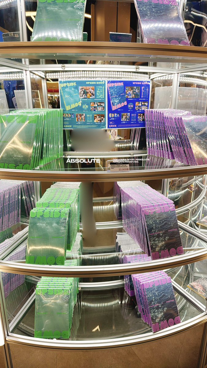 ABSOLUTE_PWJ's tweet image. 일찍 퇴근한 김에 호로록 온 에버라인 팝업 스토어.ᐟ.ᐟ 
직원분이 넘사로 친절하셔서 깜딱 놀라버려,, 🥹
아 우진이 포카가 너무나도 귀여워서 행복함,,₍o̴̶̷᷄﹏o̴̶̷̥᷅₎ 
온라인 포카도 기대중( o̴̶̷᷄ ·̫ o̴̶̷̥᷅ )
#AB6IX #STUPID #EVERLINE