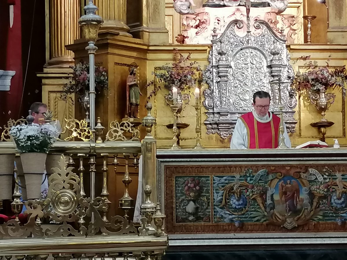 El domingo 14 de setiembre, fiesta de la Exaltación de la Santa Cruz, se inauguró el curso 2025-2026 en la Hermandad Universitaria. Presidió la Santa Misa el consiliario, D. Fernando Cruz-Conde.