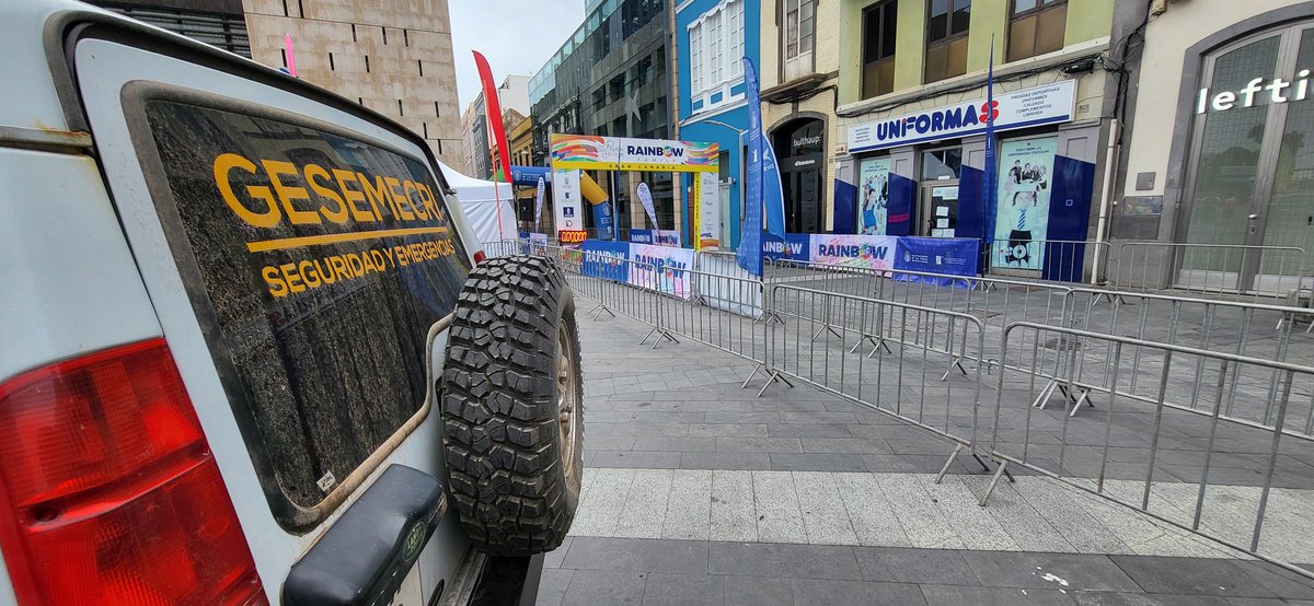 Este fin de semana estuvimos apoyando a la <a href="/pequevaliente/">Fundación Pequeño Valiente Cáncer Infantil</a> en su Rainbow Family Gran Canaria. Durante el evento desplazamos una moto de coordinación, 1 VMP y 1 VIR 4x4. 

#Gesemecri #EventoSeguro