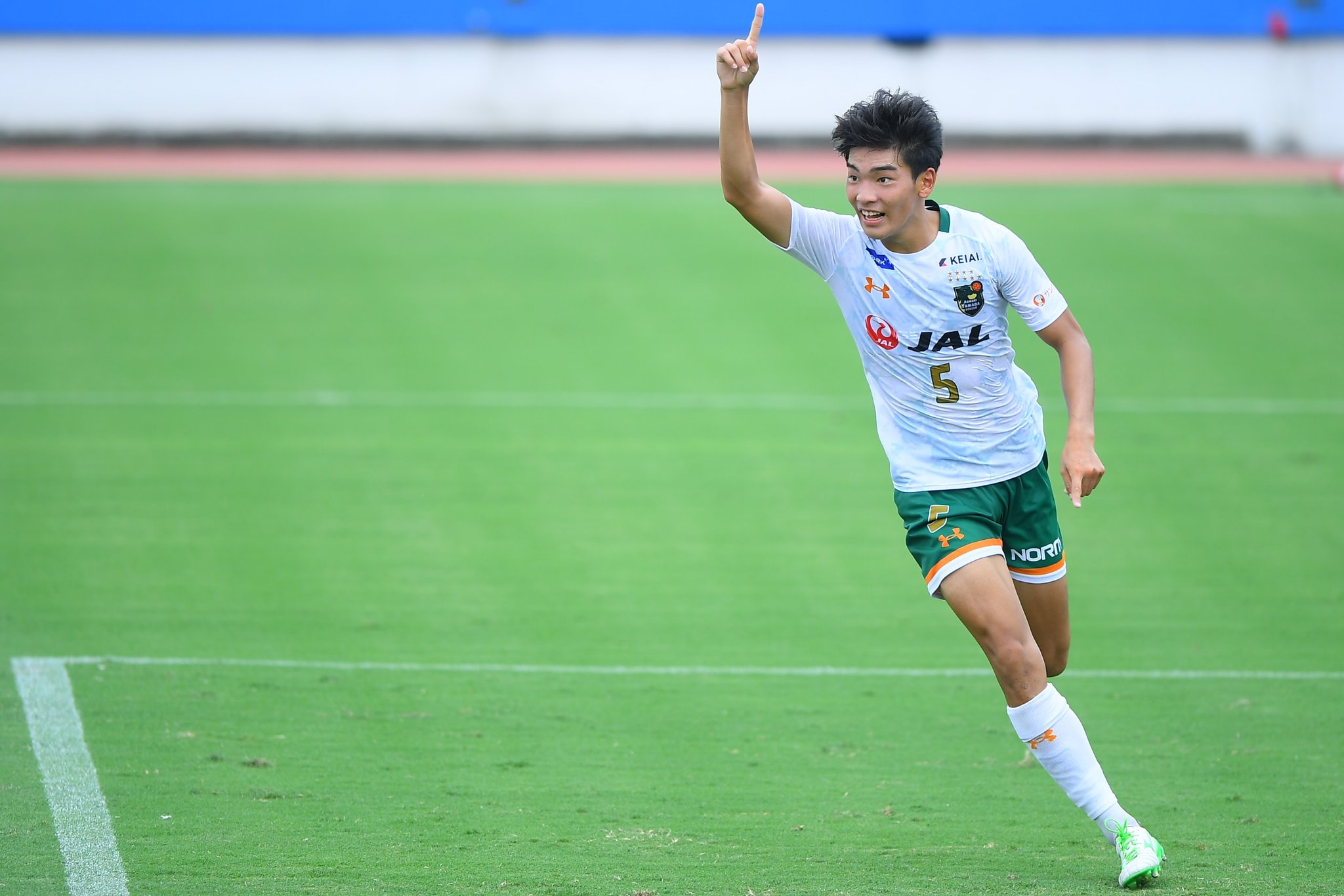 青森山田プレミアリーグメンバー支給ウェア 青森山田高校サッカー部2024シーズン公式戦用ユニフォーム完成