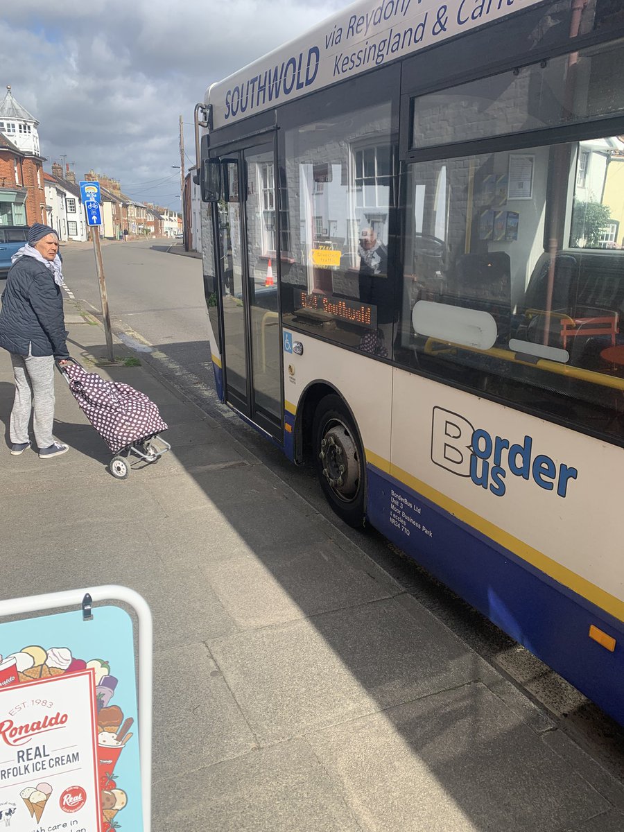 ProudlockHarry's tweet photo. I am sure you don’t employ such rude drivers on purpose , in a customer facing role I’m sure you only employ the best.. so very confused by a mouthful of abuse when he decides to leave his bus locked right out side our #smallbusiness when both bus stops are empty. #borderbus https://t.co/8WLgrafNYv