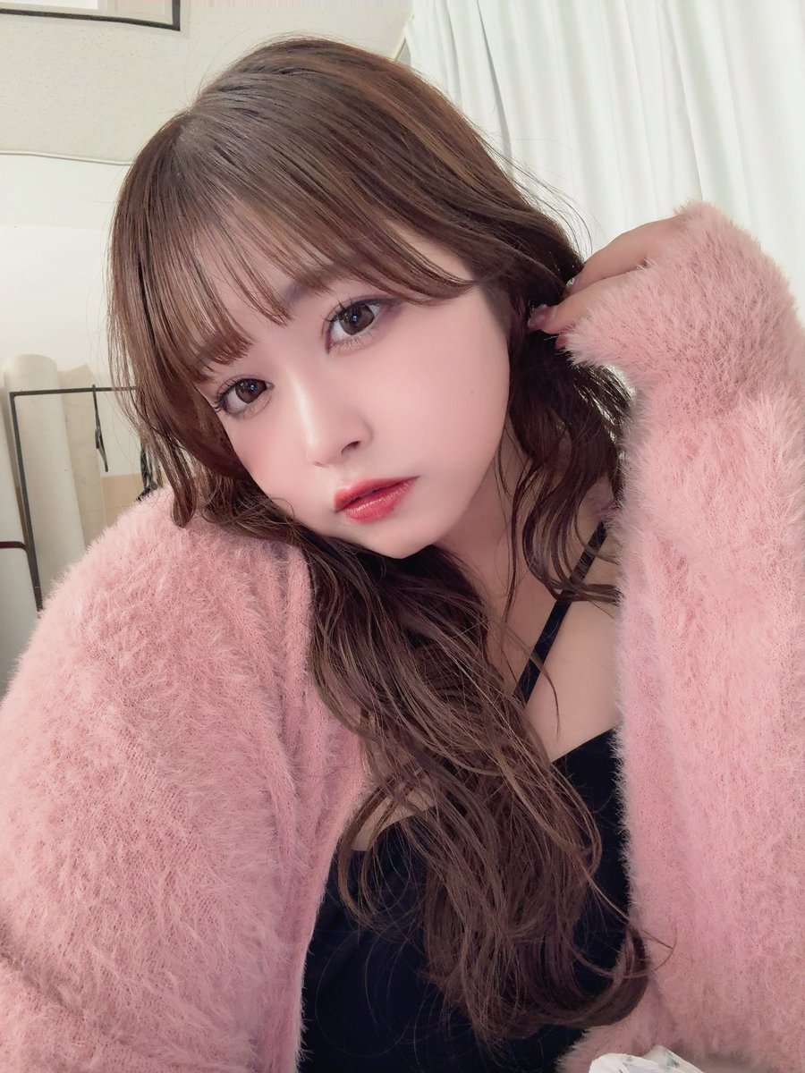aimaruuuuu's tweet photo. LouiosyのZOZOTOWNオープン1周年記念アイテム発売開始しました🦔ྀི🤍🤍ニットアンサンブルもキャミワンピも大人気で昨日のZOZO女性ランキングで1、2位になりました😭😭😭いつも本当にありがとう😭😭😭
. https://t.co/RNHQieLHms