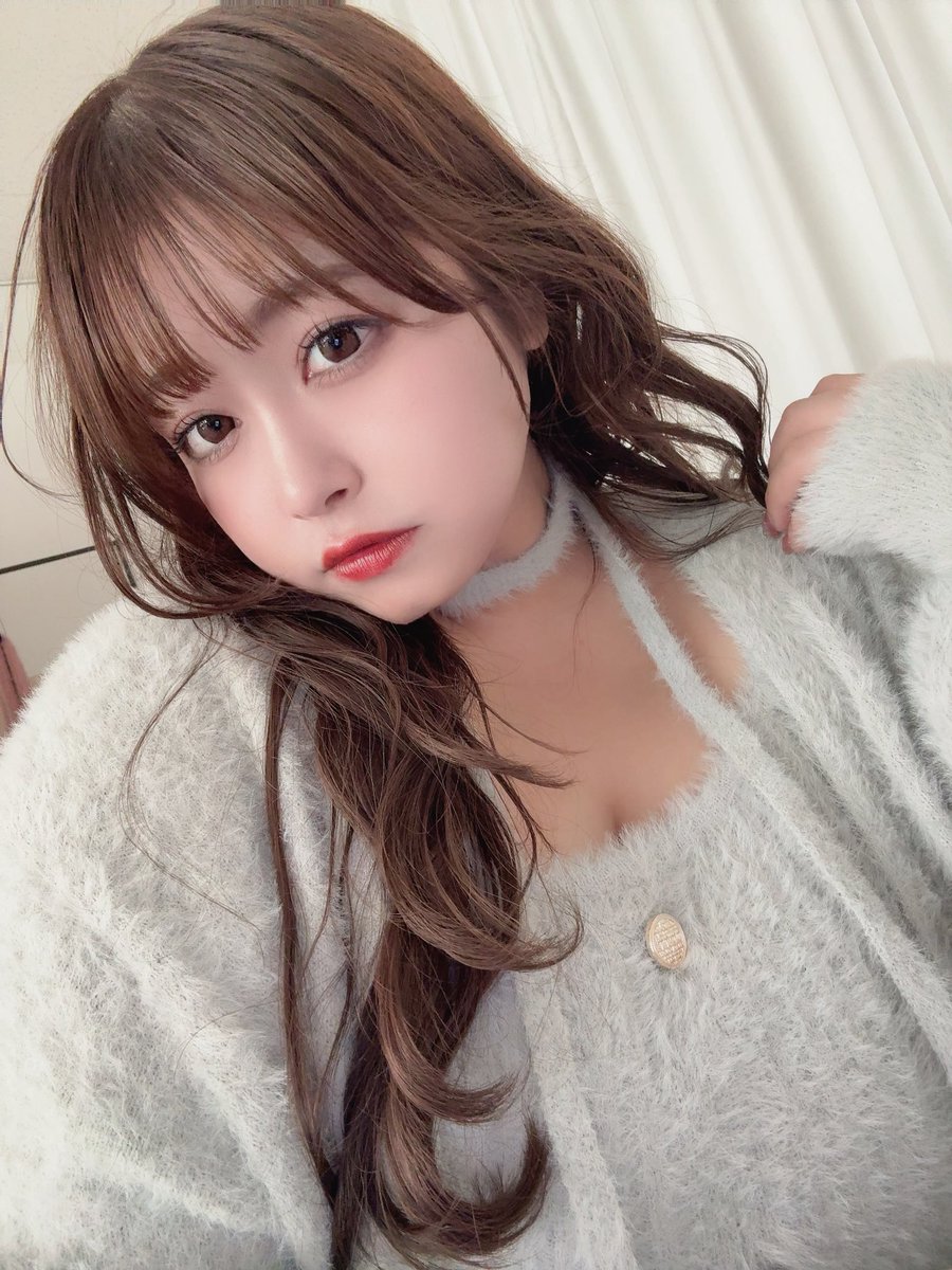 aimaruuuuu's tweet photo. LouiosyのZOZOTOWNオープン1周年記念アイテム発売開始しました🦔ྀི🤍🤍ニットアンサンブルもキャミワンピも大人気で昨日のZOZO女性ランキングで1、2位になりました😭😭😭いつも本当にありがとう😭😭😭
. https://t.co/RNHQieLHms