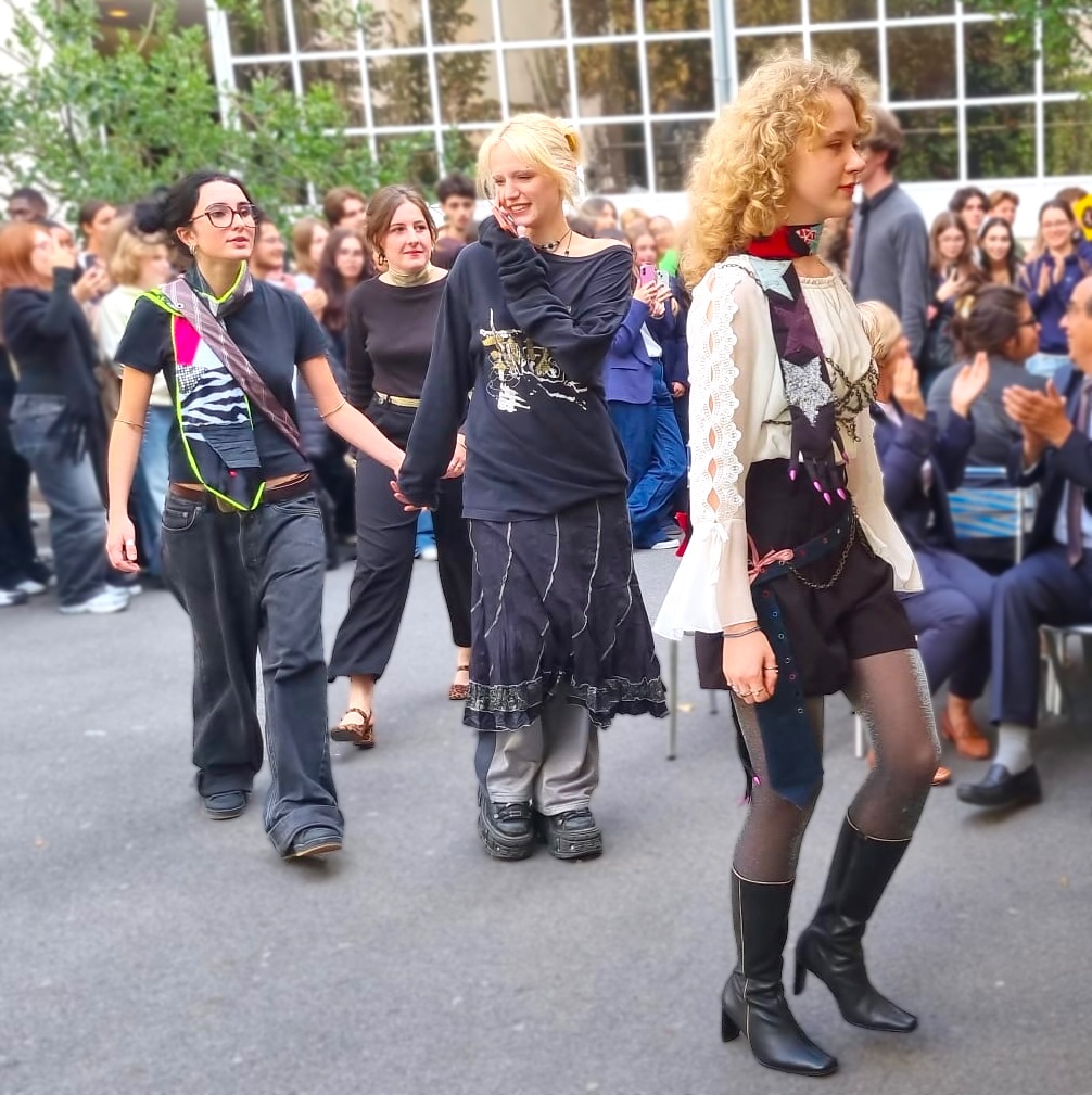 ✨ Semaine d’intégration des #BTSMode 1ère année ✨
Un #workshop créatif sur le thème du clubbing. L’événement s’est clôturé par un défilé haut en couleurs dans la cour de l’établissement. 
Félicitations à nos jeunes créateurs pour leur talent et leur énergie 👏