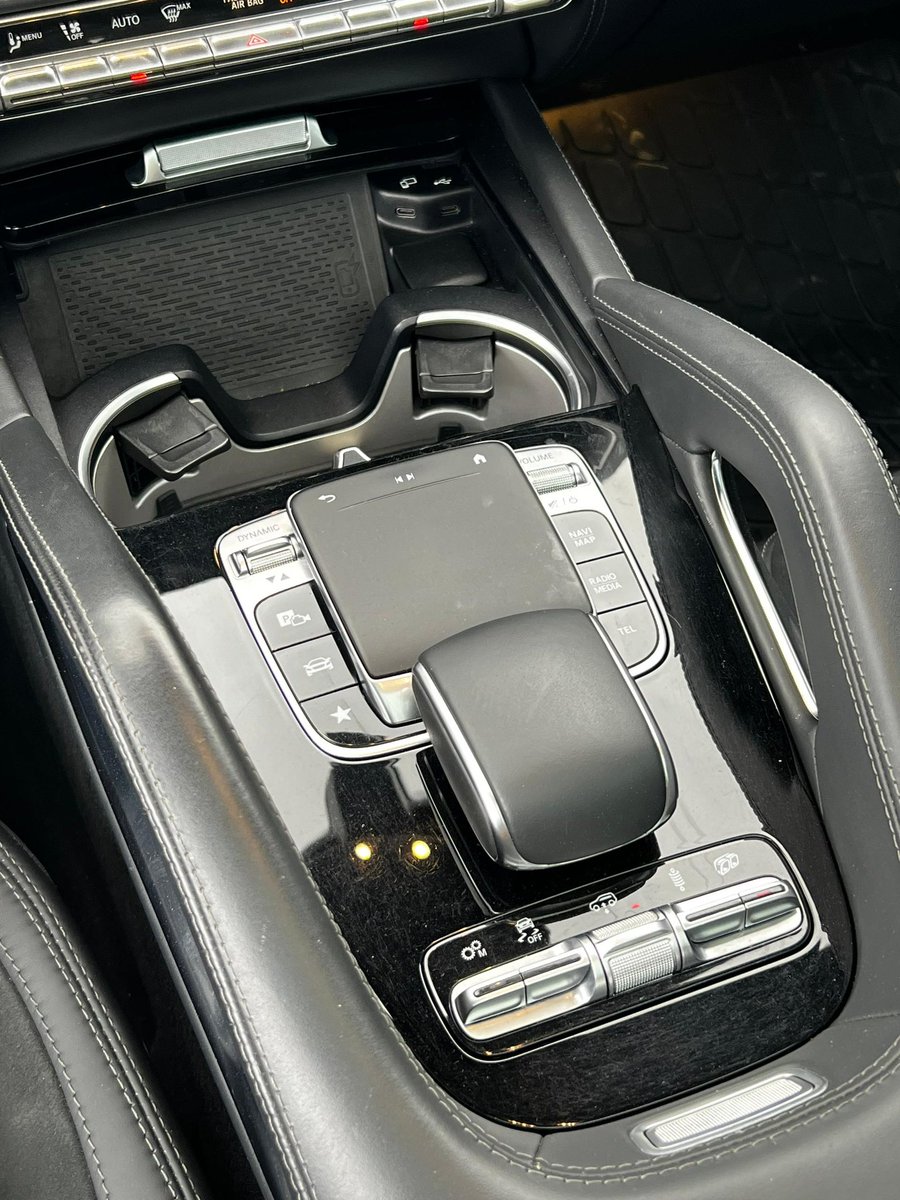 Kinglamarr___'s tweet image. 2021 Mercedes-Benz GLE 53 AMG now available
- Silver on Black Interior 
🏷️: N160 million ($106k)
Contact for details 📥
Nationwide delivery 🇳🇬
