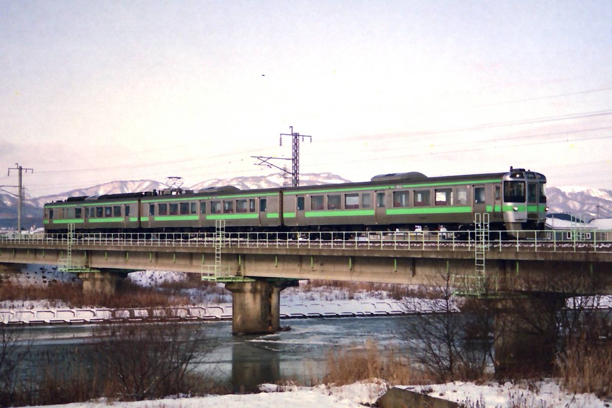 ec781_dora's tweet image. 海峡線・江差線で試運転を行った721系F-2編成
函館－新中小国を2往復走行

1993.1 撮影