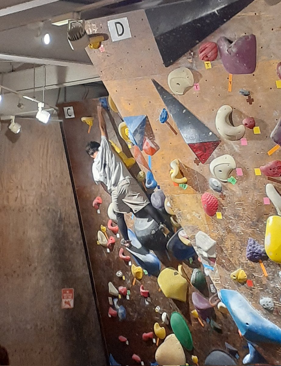 omusubichobimar's tweet photo. 週末のためにfish&amp;bird(東陽町)。
昨日の帰り道「どんなに頑張ったって昨日の強い人たちに勝てるわけない」と。
いいんだよ、勝てるわけないから君は君の目の前の目標をひとつひとつ達成していけば。去年の自分より強くなっていればそれだけでいいんだよ。
#１級４本登れたよ
#２級は残り３本以外完登 https://t.co/VhRra4Q6PA