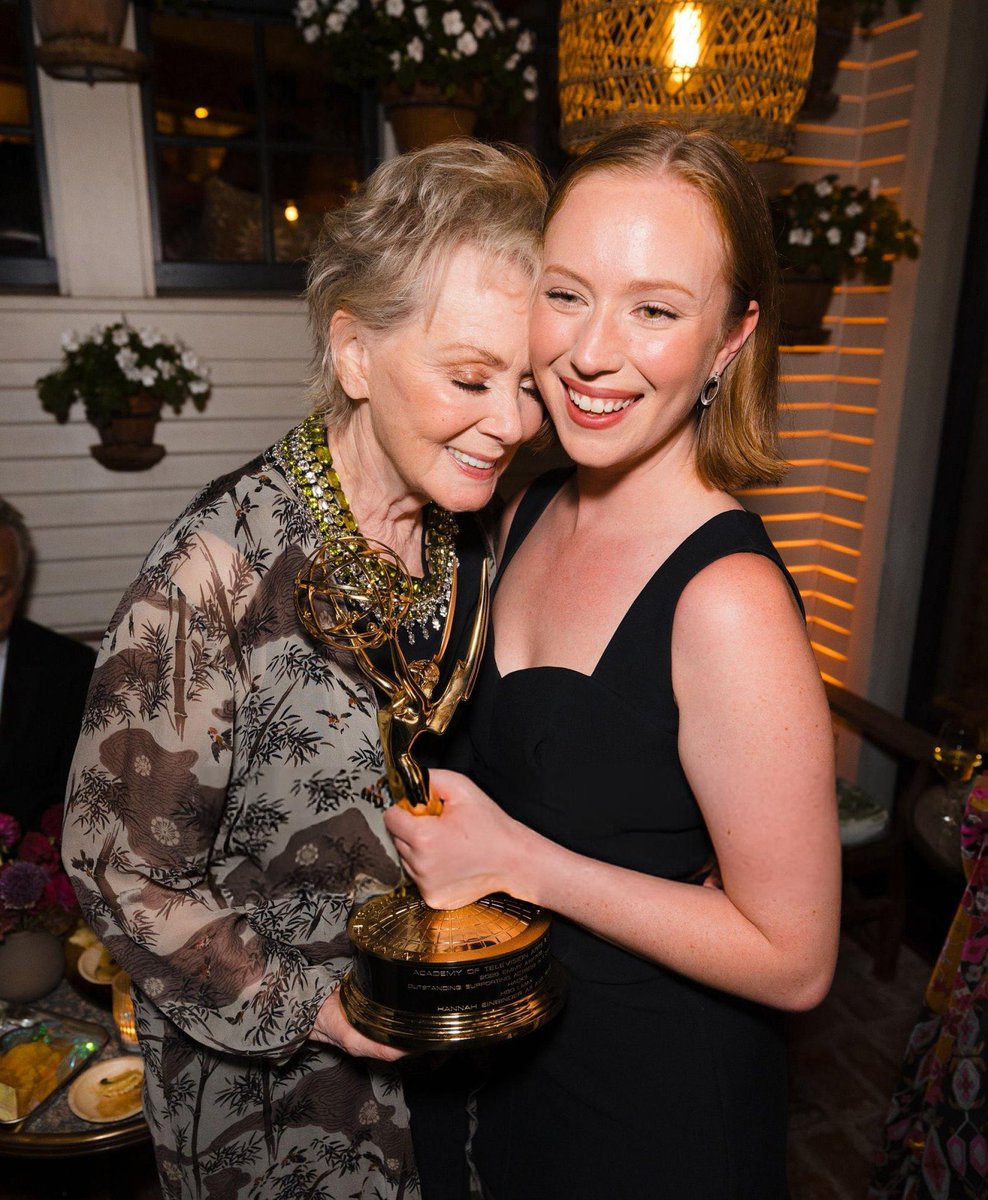 Hannah Einbinder and Jean Smart at the HBO Max’s after party 💗