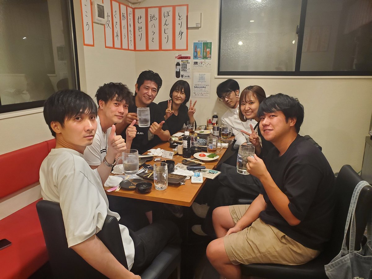ma_sanmachan's tweet photo. 私事ですが🙇‍♀️
昨日、２回目の
【最高位戦九州Classicプロアマリーグ】に参加しました！
で、
おもいっきりチョンボをしてしまい💀
めちゃくちゃ落ち込んでます😢😢
引きずってます😓
立ち直れない…
同卓の方にも迷惑をかけたし…🙇‍♀️

でも、
一緒に参加してくれた初めての原田くんと��ちゃんとみんごちゃんが楽しかった〰️って言ってくれて嬉しかったのでまた一緒に参加できたらと思ってます！
３人とも成績よかった〰️✨

皆さまClassicプロアマに参加しましょう〰️😊

最後に三坂本部長とさんまちゃんの人達と写真撮ってもらいました🥰

お世話になった方々ありがとうございました！

なお