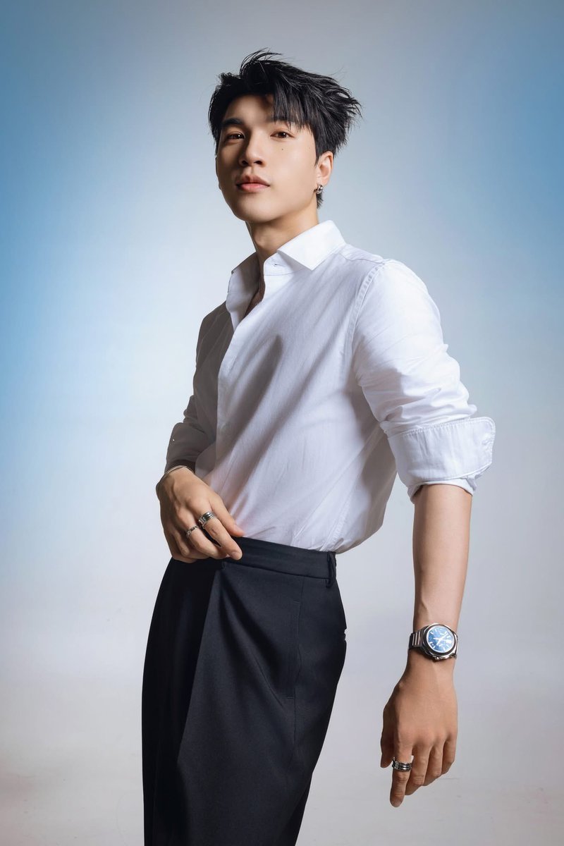next0hth's tweet photo. Perfect🤩
#HIEUTHUHAI #Bvlgari #BvlgariVN
#BvlgariJewelry #BvlgariWatches #Bzero1 #EternallyIconic https://t.co/aENONuclb1
