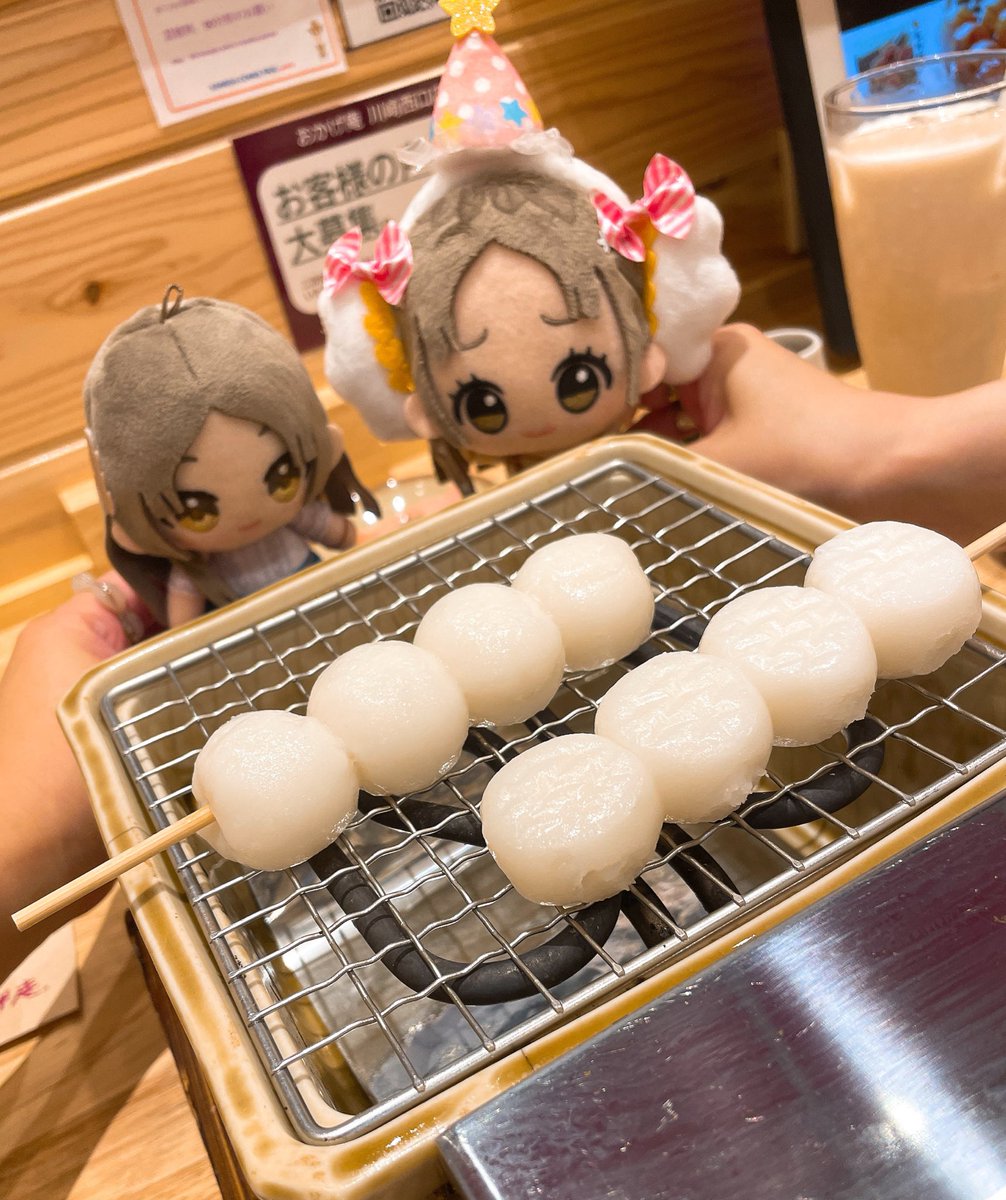 EZ DO DANCE...
EZ DO DANCE...
焼ける団子をみてる