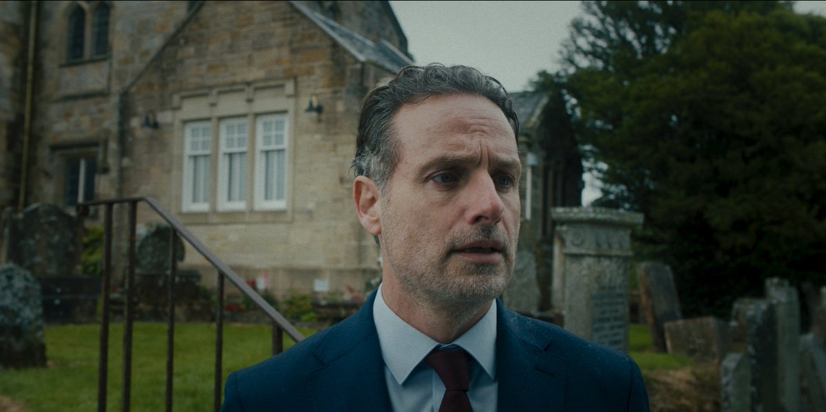 Премьера дня — триллер «Холодные воды» с Эндрю Линкольном в главной роли. Джон бежит от кризиса среднего возраста, переезжая с семьей из Лондона в тишину английской деревни. Но вместо умиротворения он находит странного соседа и его мрачные секреты

Все эпизоды — уже в Амедиатеке!