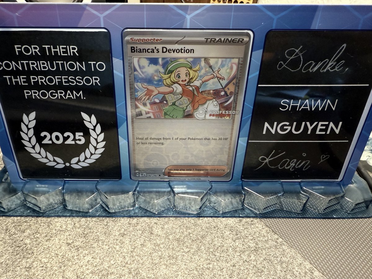 Pershawna's tweet photo. What a great start into the next season with Frankfurt, first and biggest EU event so far of all time.

Our lovely former RPC, Karin rewarded me with this wonderful piece of appreciation. I feel so honored and blessed to be part of all of this.🫶

(Dog judged me when I came home) https://t.co/eEU4xwhgPc