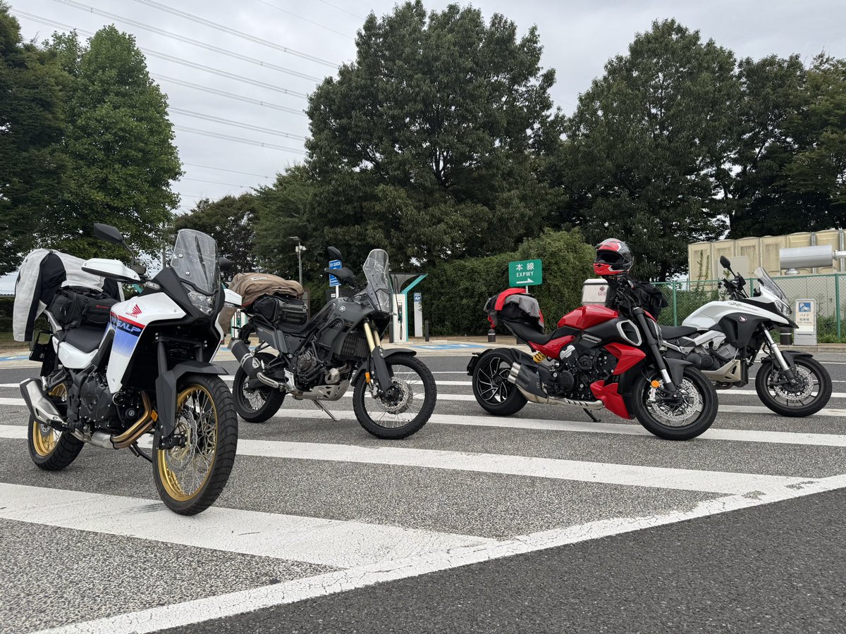 kimi_dra_'s tweet photo. 今日は職場の後輩がHONDAの「XL750 TRANSALP」を納車したという事で、みんなで納車記念ツーリングに行ってきました。

ルートはこんな感じ。
関越道 三芳PA(下り)で集合
↓
#道の駅まえばし赤城 
↓
#とうもろこし街道香沢庵 
↓
#中禅寺湖 
↓
#大笹牧場 で昼食
↓
東北道で帰宅

【続く】 https://t.co/DadmThnsvm