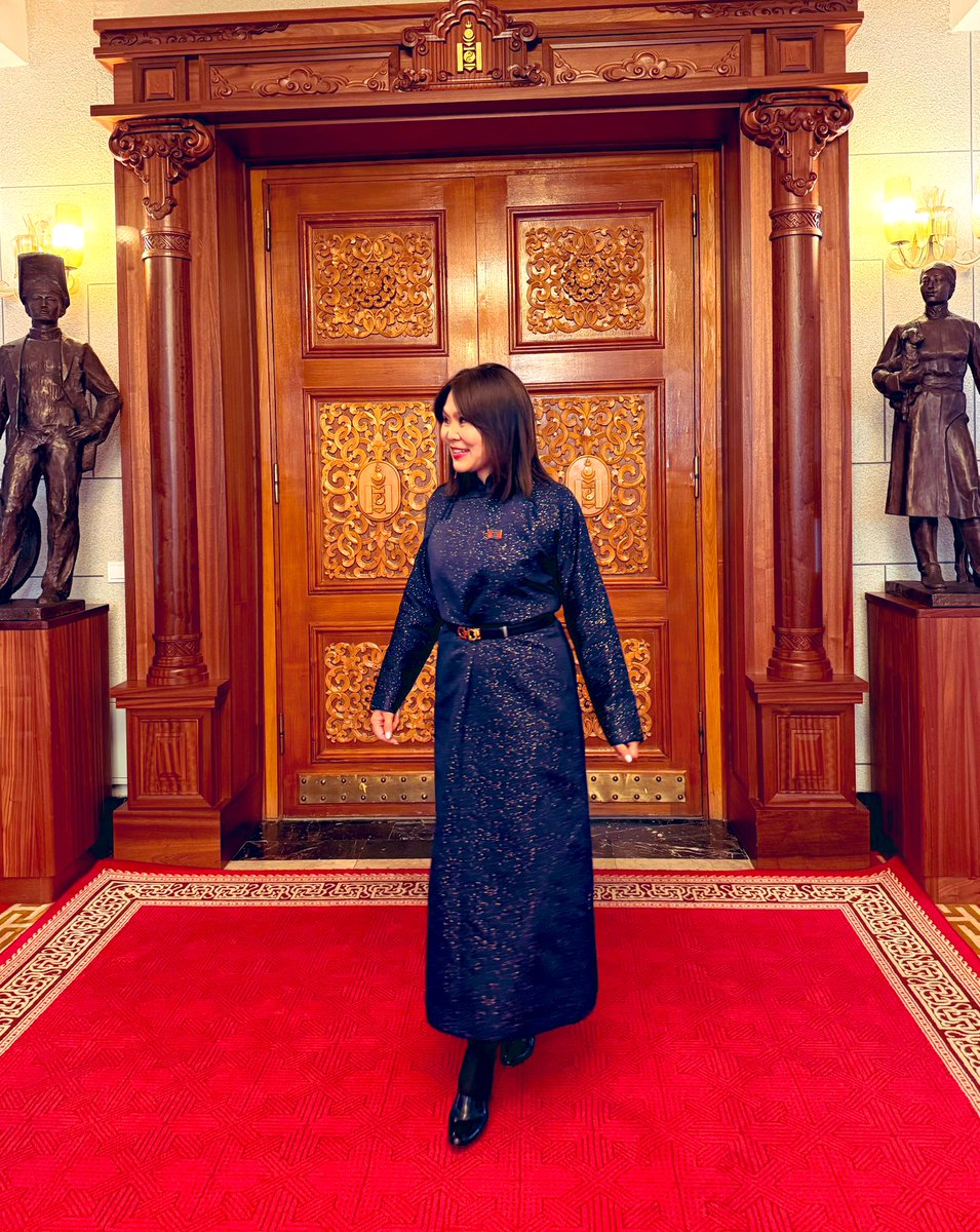 Баатаржавын МӨНХСОЁЛ tweet media