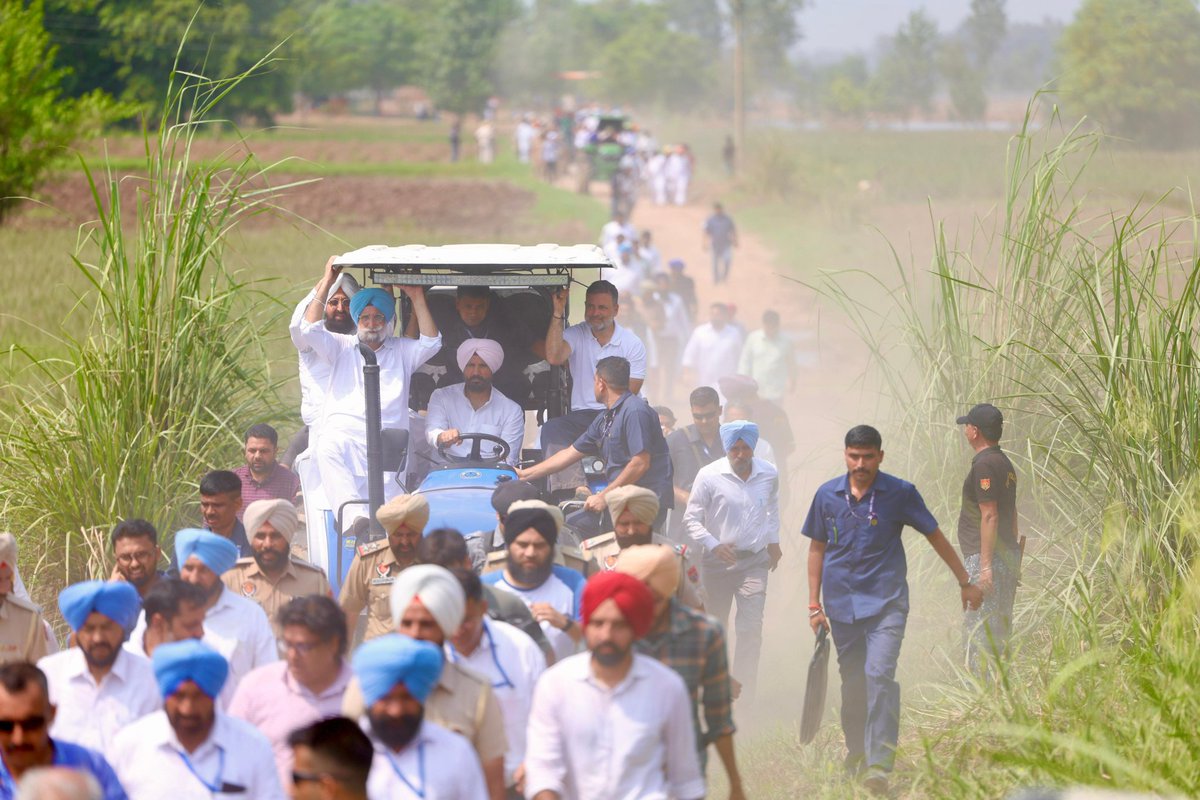 VishwavijayINC's tweet photo. हम आपके साथ हैं

जननायक श्री @RahulGandhi जी बाढ़ प्रभावित लोगों के बीच। 

📍 पंजाब https://t.co/nanp9eyJxB