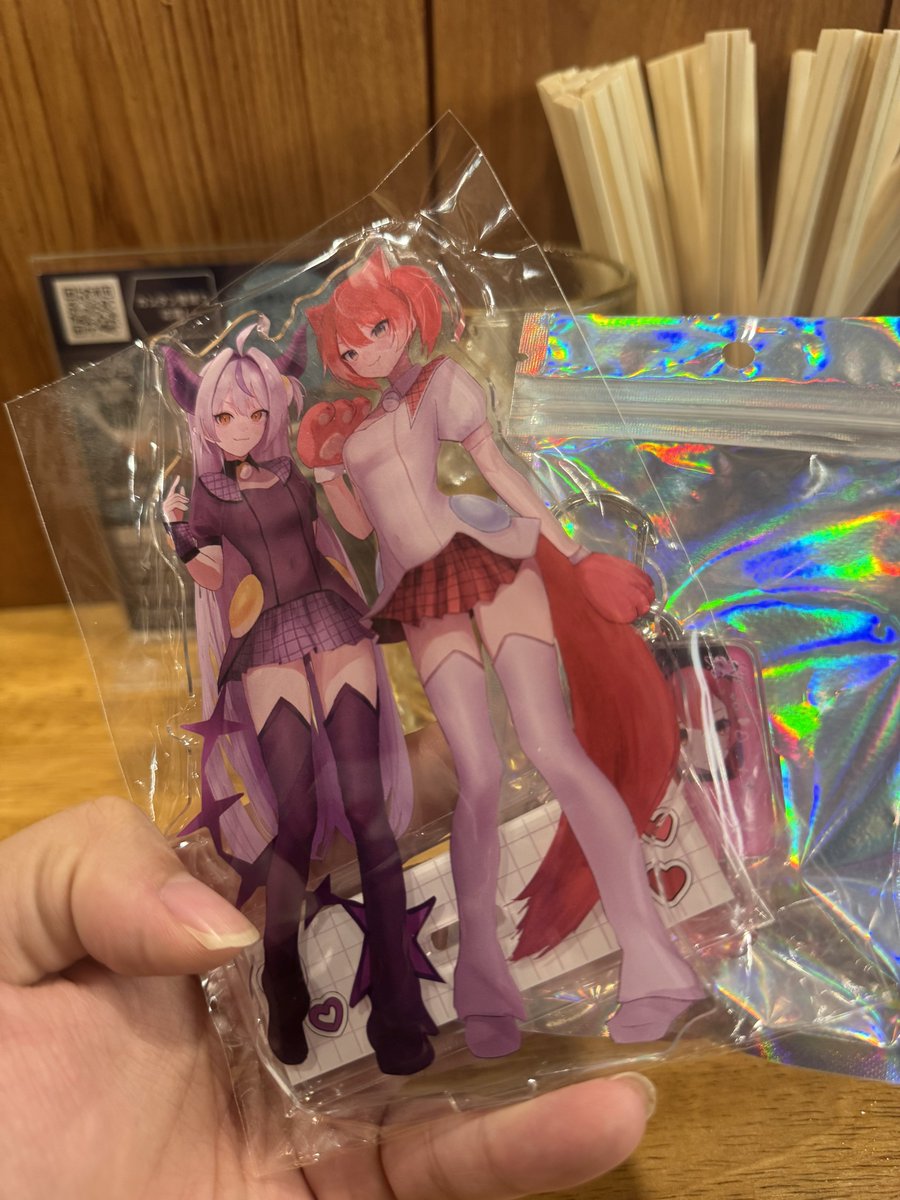 VGGCお疲れ様でした！
前から狙ってたあなご先生のアクスタGET！
あなご先生、実際に会うと美人でびっくり！
また参加したいです(*^o^*)