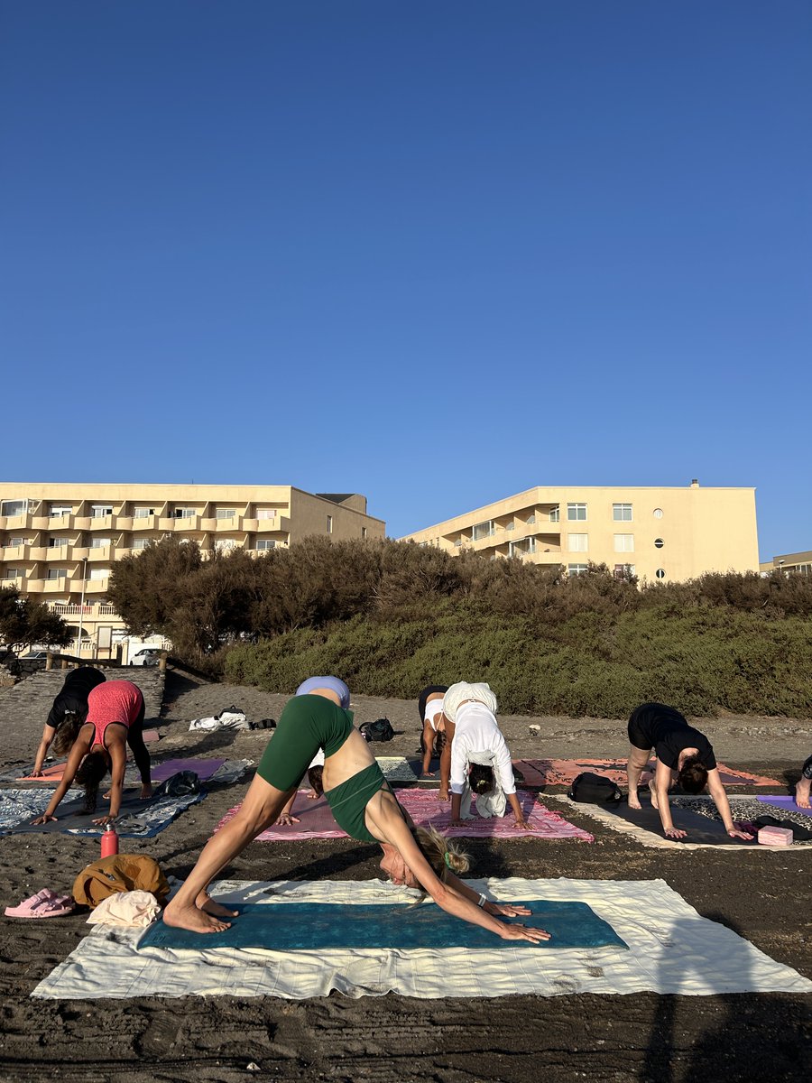 Start the day with yoga in El Médano✨
Eva is a certified yoga teacher with 500 hours of training, guiding every class with care.

Yoga is one of the most sustainable ways to move your body, all you need is a mat. 🌊💛

Classes: Wed 8:30–9:30, 18:00–19:00, Fri 8:30–9:30