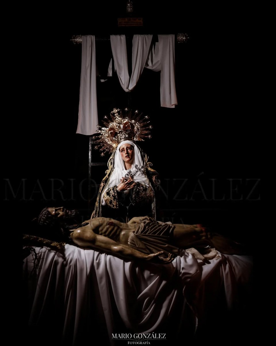 CONMEMORACIÓN LITÚRGICA DE LA BIENAVENTURADA VIRGEN MARÍA DE LOS DOLORES

Hoy la Iglesia Católica celebra la festividad litúrgica de la Bienaventurada Virgen María de los Dolores.

« Y a ti misma una espada te atravesará el alma»

La Bienaventurada Virgen María, Madre dolorosa,