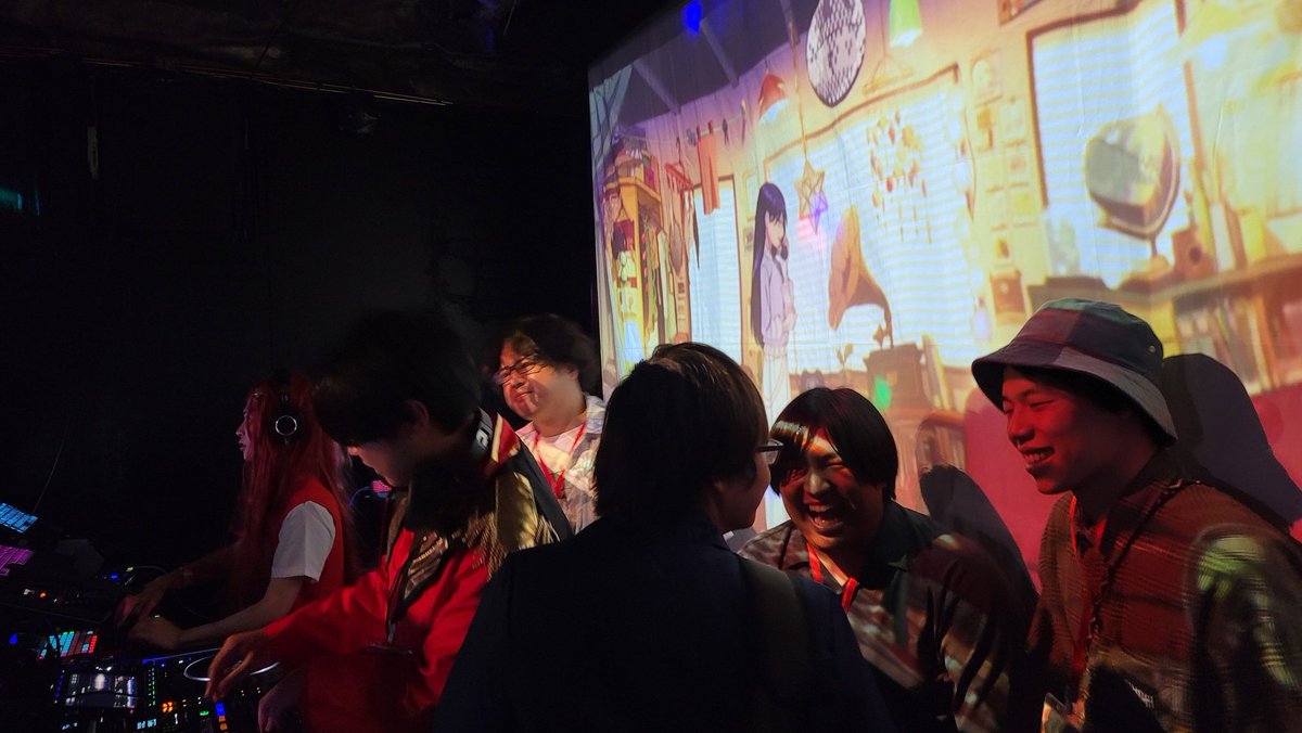 ジークアスも観てないu-to、ラブライブ以外本当に何も観てない可能性出て来た  #見てナイトin福岡