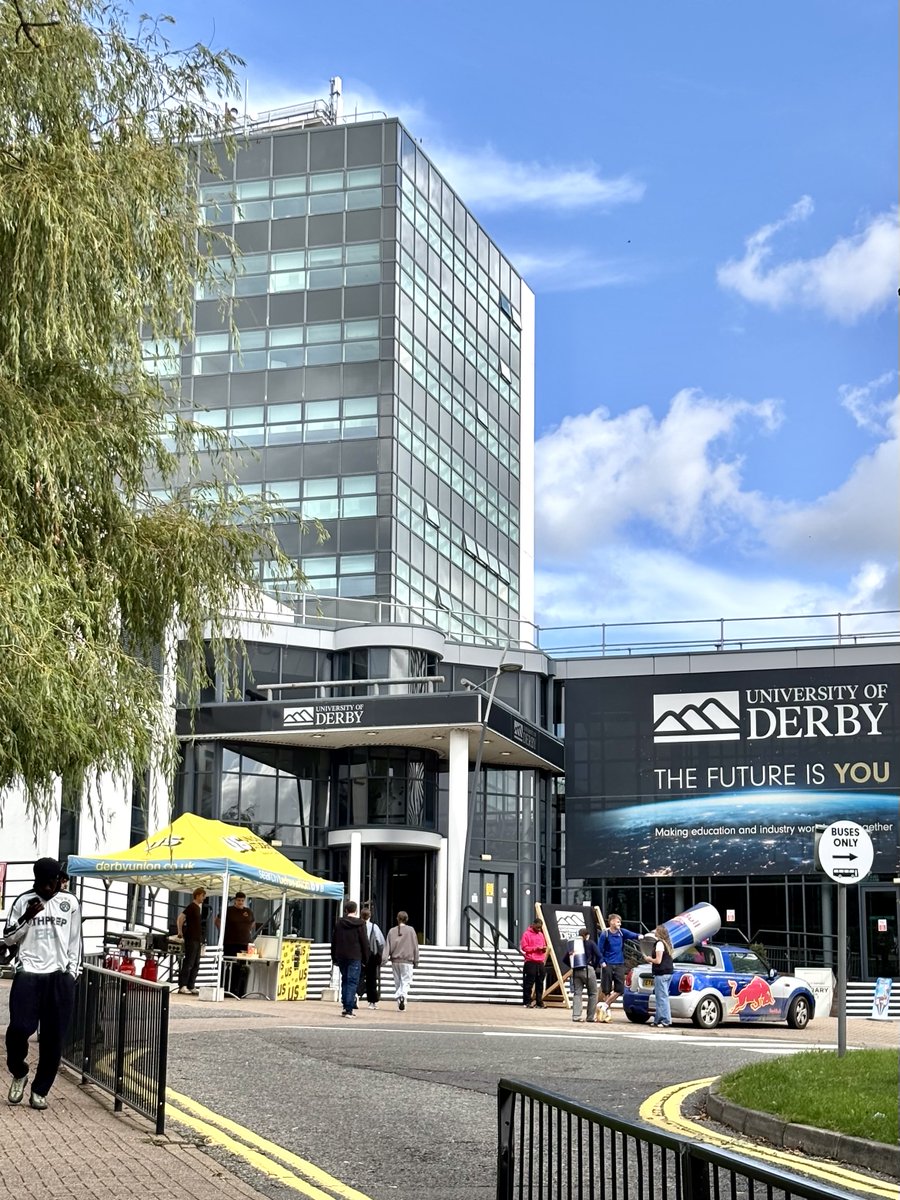 DerbyUni's tweet photo. What a weekend! 🙌 We had a fantastic time welcoming our new students Derby. 

#DerbyUni alumni, what do you remember about your first weeks here? 🎓 #LoveDerbyUni https://t.co/dvrgkiAbfc