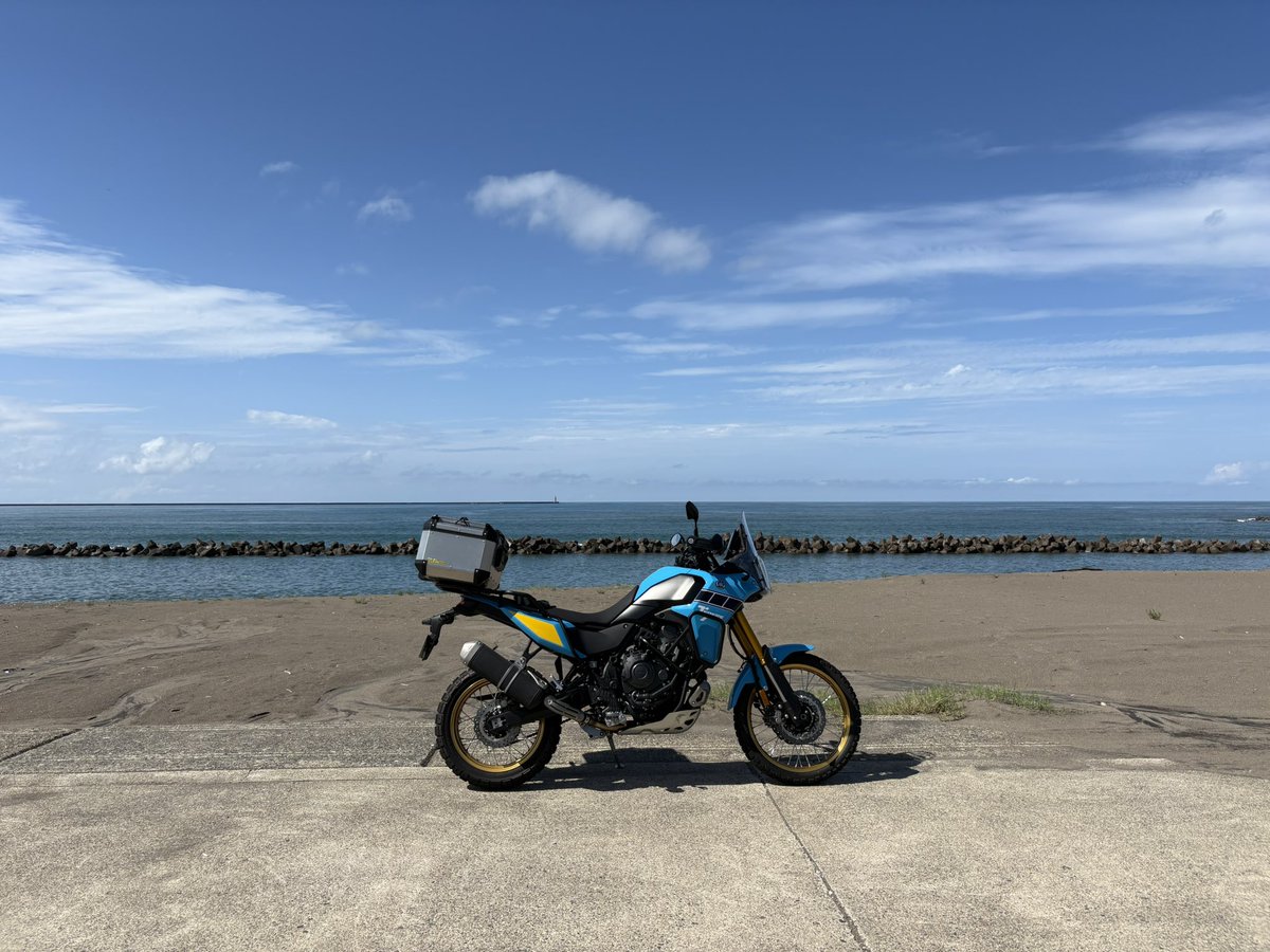 blue_sac's tweet photo. 三国街道を通って十日町でへぎそば食べて日本海で黄昏る弾丸ツーリング🏍️
お疲れ俺😆 https://t.co/5H3EEWLSg2