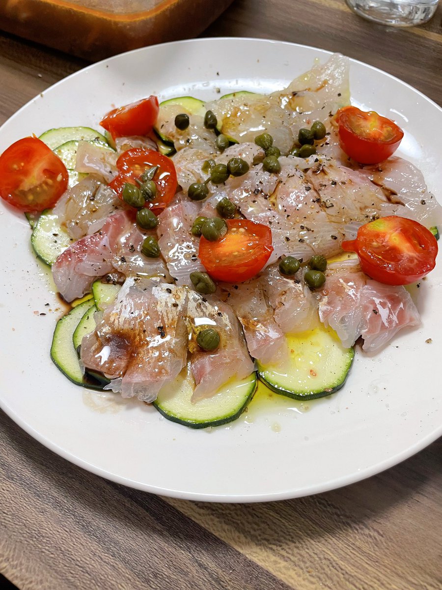 遊び場五反田で食べた手作りカルパッチョ🐟他にも全部手作りのカニ🦀やアクアパッツァやらたくさんおいしかった🥹
連休全部遊び倒してしまったけど新しい楽しい出会いがあったりいつも仲良くしていただいたりありがたいです🙏🏻