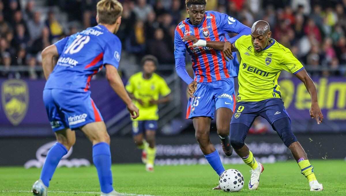 icibelfort's tweet photo. ⚽🟡🔵 #Sochaux est au niveau : le débrief du match nul vs #Caen avec @ClementThiriau de #FFTV, @jpeultier guitariste @BandLastTrain
+ nvlle campagne d'adhésion @sociochaux_asso
➡️ https://t.co/VZr4HjCAJO
⏰🎤 18h-19h
#FCSMSMC
@NationalFFF
@icisport_ https://t.co/xN6faAdTRe