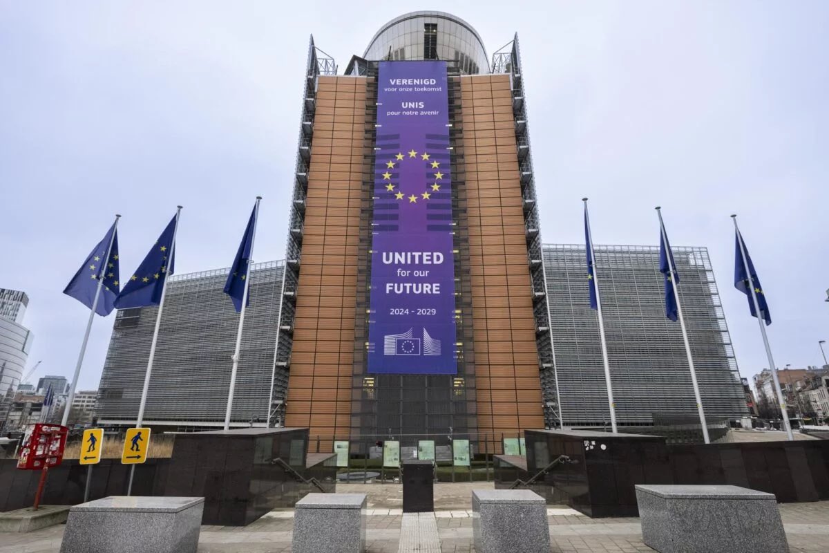 eu24news's tweet image. eu24news.eu/commissione-eu… 
Bruxelles (eu24news) – La Commissione europea ha presentato un ambizioso piano da 150 miliardi di euro per consolidare la difesa comune dell’Unione.
#DifesaEuropea #CommissioneUE #SAFEProgram #SicurezzaUE #PoliticaEuropea #AutonomiaStrategica #eu24news