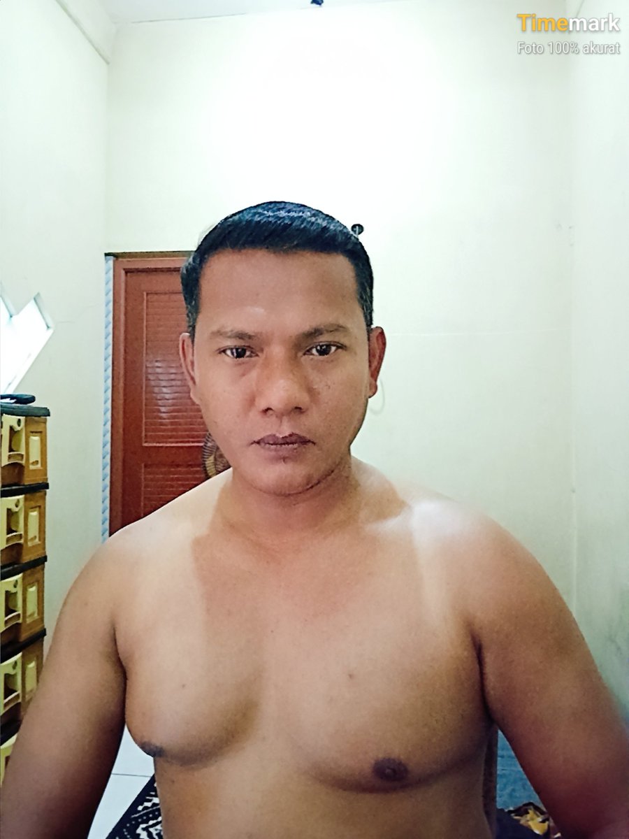 Wiwinucup's tweet photo. Istirahat sejenak sebelum memulai aktivitas nge-gym https://t.co/xsqQSvPxsF