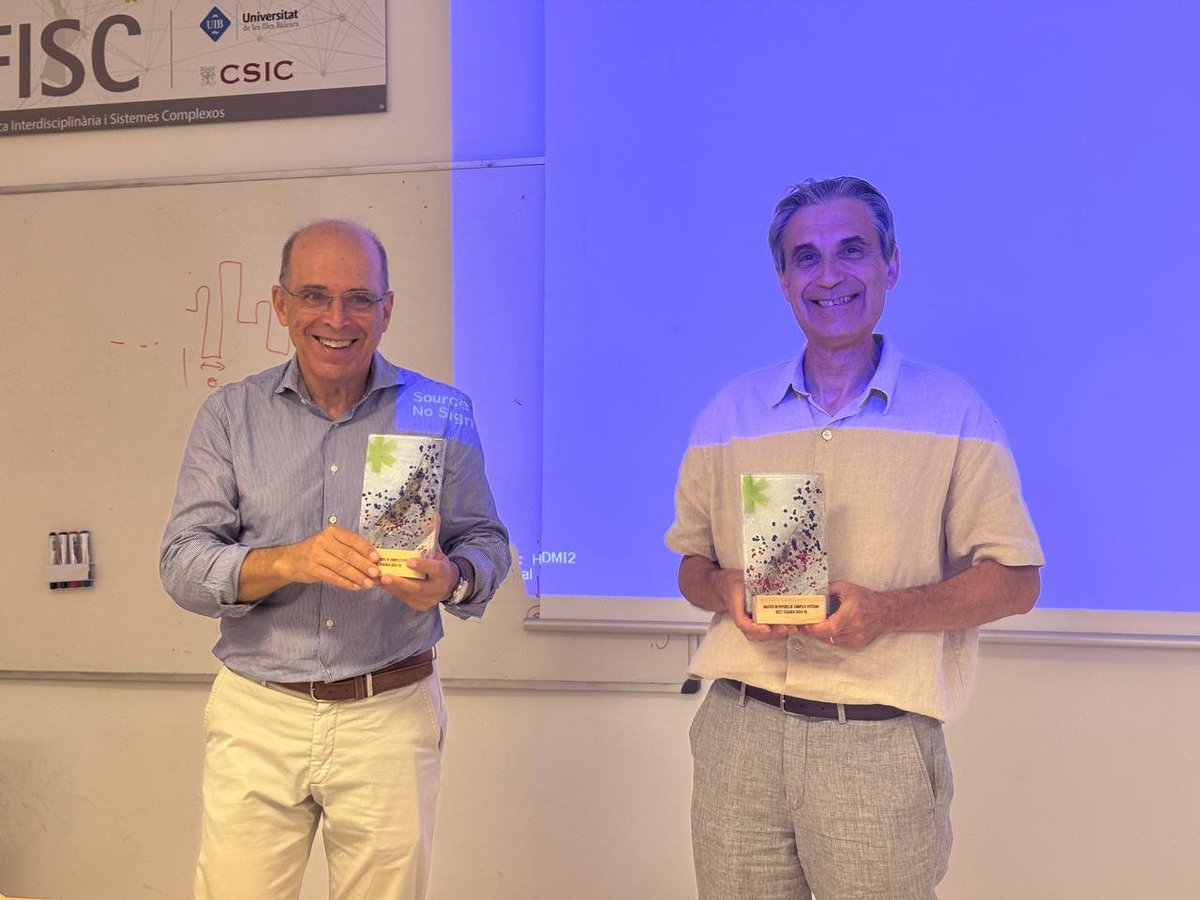 IFISC (UIB-CSIC) (@ifisc_mallorca) on Twitter photo Raúl Toral and Pere Colet (IFISC, UIB-CSIC) received the Best Teacher Award of the MSc in Physics of Complex Systems (UIB), funded by the Fundación Sicómoro (<a href="/F_Sicomoro/">Fundación Sicómoro</a>), recognizing their excellence and long-standing commitment to teaching complex systems. Raúl Toral and Pere Colet (IFISC, UIB-CSIC) received the Best Teacher Award of the MSc in Physics of Complex Systems (UIB), funded by the Fundación Sicómoro (<a href="/F_Sicomoro/">Fundación Sicómoro</a>), recognizing their excellence and long-standing commitment to teaching complex systems.