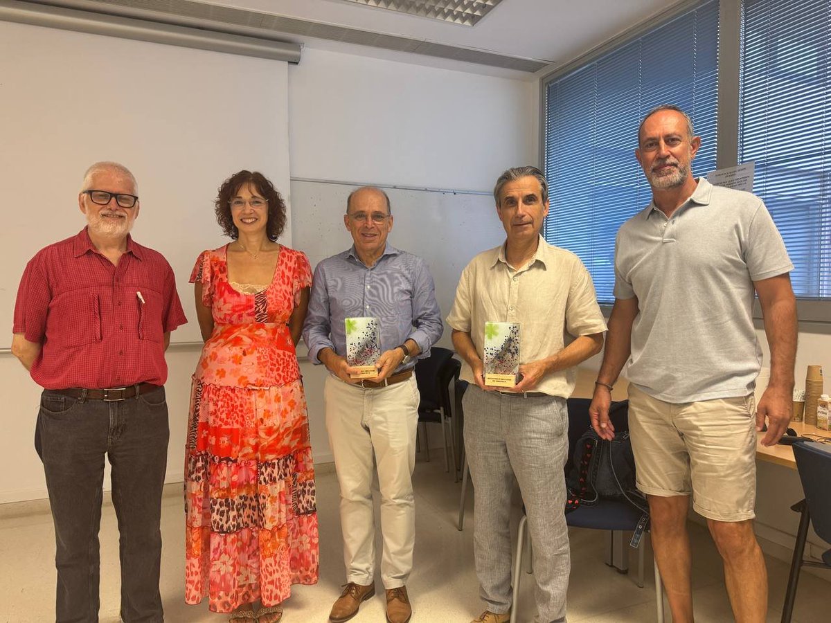 IFISC (UIB-CSIC) (@ifisc_mallorca) on Twitter photo The ceremony was opened by UIB Rector Jaume Carot and featured the joint inaugural lecture by the awardees. Also attending: Emilio Hernández (IFISC Director), David Sánchez (<a href="/davidUIB/">David Sánchez</a>, Master’s Director) and Neus Piña (Director of Centro de Estudios de Posgrado, CEP). The ceremony was opened by UIB Rector Jaume Carot and featured the joint inaugural lecture by the awardees. Also attending: Emilio Hernández (IFISC Director), David Sánchez (<a href="/davidUIB/">David Sánchez</a>, Master’s Director) and Neus Piña (Director of Centro de Estudios de Posgrado, CEP).