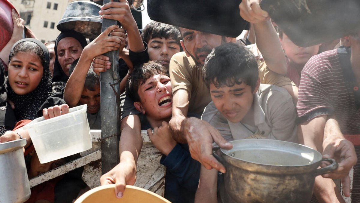 xrius1's tweet photo. Gran parte d la sociedad israelí ha perdido una característica q nos diferencia del resto d primates:La capacidad d empatizar con quienes no son d los nuestros y reconocerlos con  los mismos derechos.Ayer Israel se sintió humillado en Madrid y me temo q se vengará con La Flotilla https://t.co/b7tgNVTALa